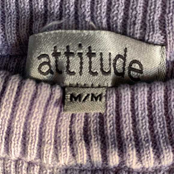 ATTITUDE | 2 sweaters, 1 Medium lilac, 1 large blue, same styles 100% cotton - Picture 3 of 6